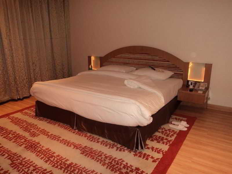 Yashail Hotel Haridwar Bagian luar foto